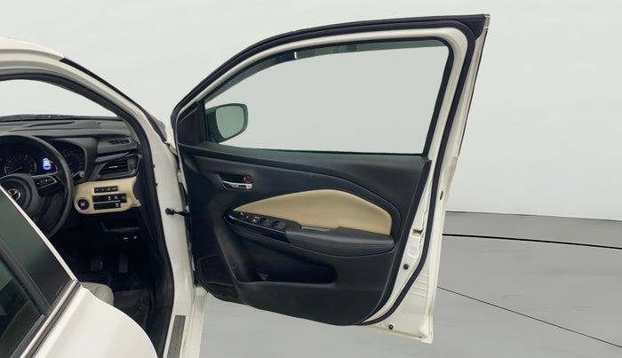 2024 Toyota Glanza V, Petrol, Manual, 39,116 km, RHS Front Door