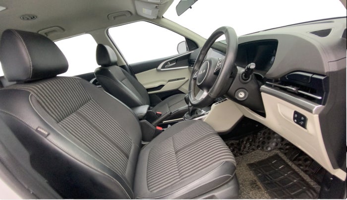 2023 KIA CARENS  PRESTIGE 1.5 TURBO PETROL IMT 7 STR , Petrol, Manual, 25,067 km, Right Side Front Door Cabin