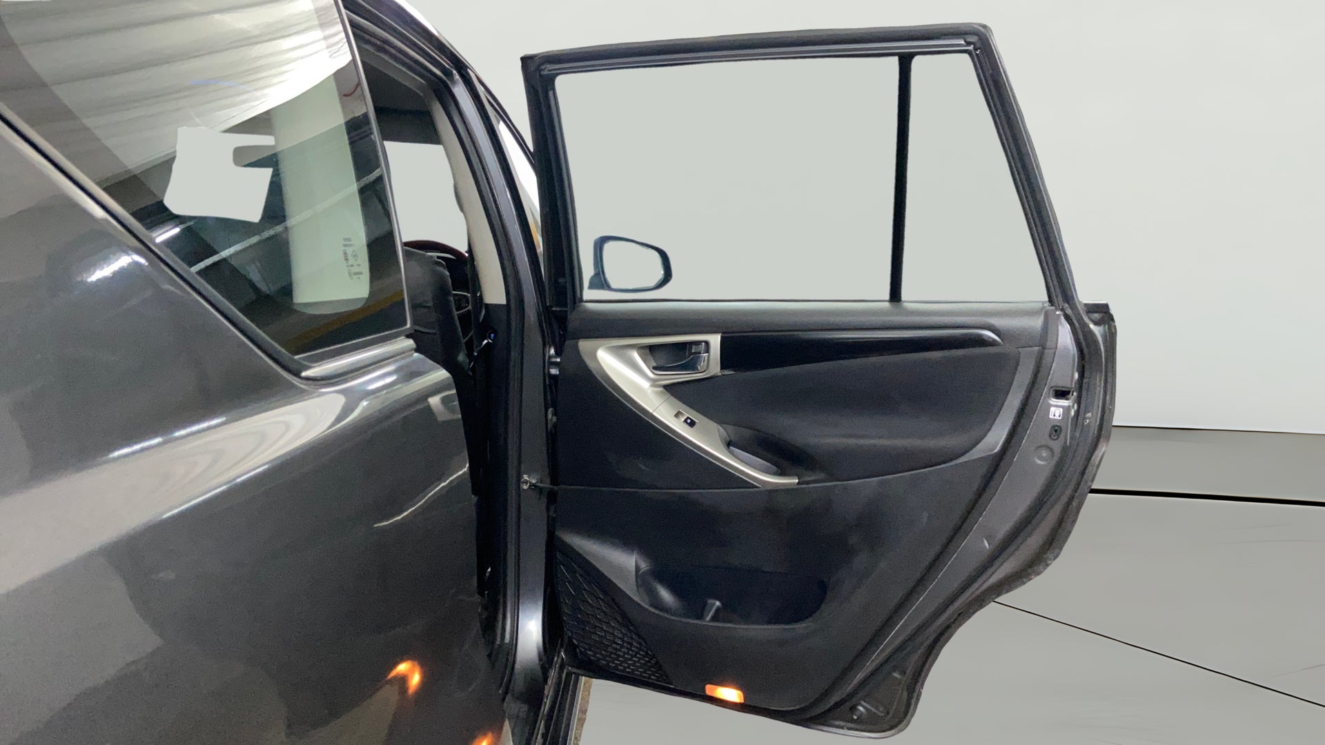 camera-RHS-Rear-Door