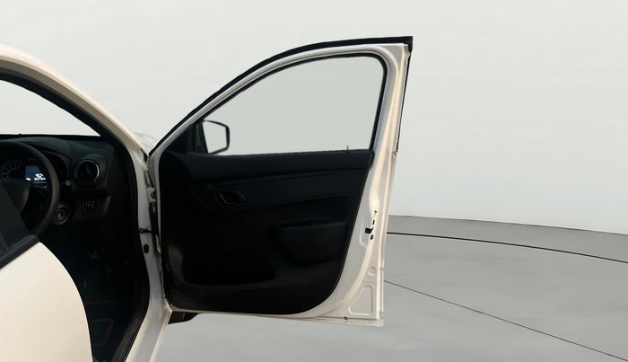 2024 Renault Kwid RXT 1.0 AMT, Petrol, Automatic, 18,999 km, RHS Front Door