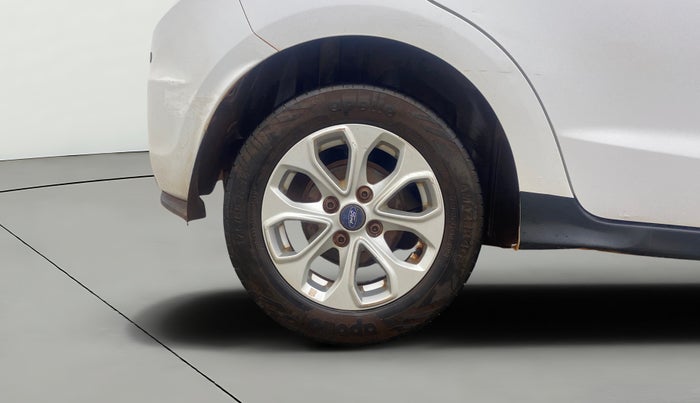 2016 Ford New Figo TITANIUM 1.2 PETROL MT, Petrol, Manual, 96,685 km, Right Rear Wheel