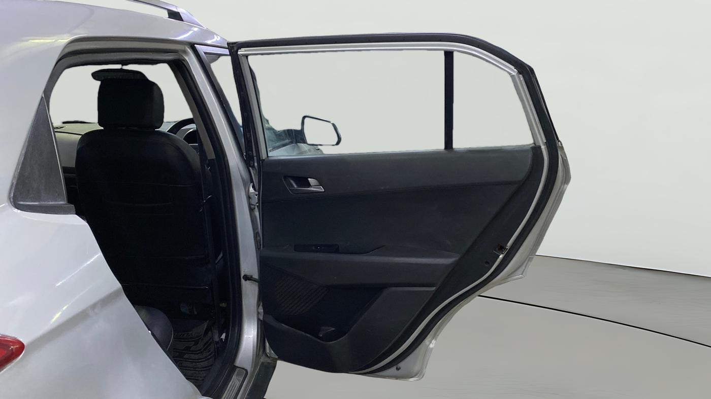 2015 Hyundai Creta SX PLUS AT 1.6 DIESEL, Diesel, Automatic, 1,16,559 km, RHS Rear Door