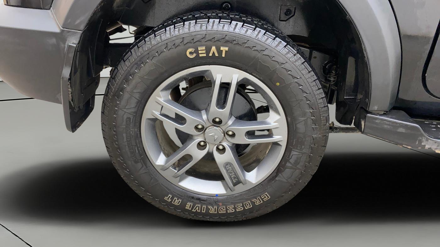 2024 Mahindra Thar LX HT PETROL 4WD MT, Petrol, Manual, 14,249 km, Right Rear Wheel