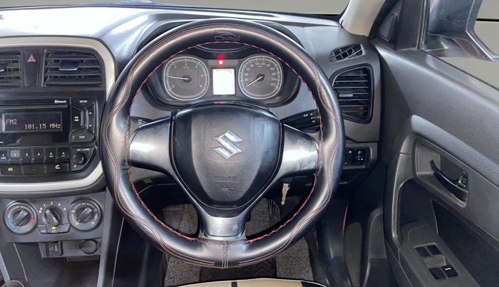 2016 Maruti Vitara Brezza VDI, Diesel, Manual, 1,03,019 km, Steering Wheel Close Up