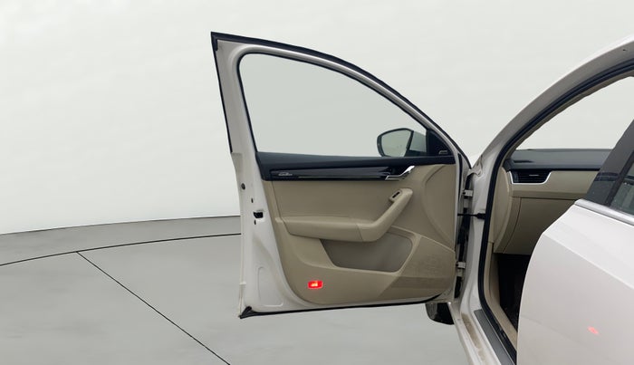 2017 Skoda Octavia 2.0 TDI L&K AT, Diesel, Automatic, 69,518 km, LHS Front Door