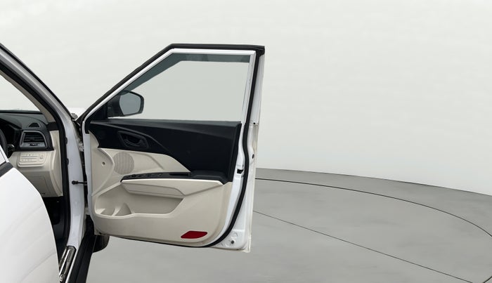 2024 Mahindra XUV 3XO MX2 Pro 1.2 L TCMPFI AT, Petrol, Automatic, 11,056 km, RHS Front Door