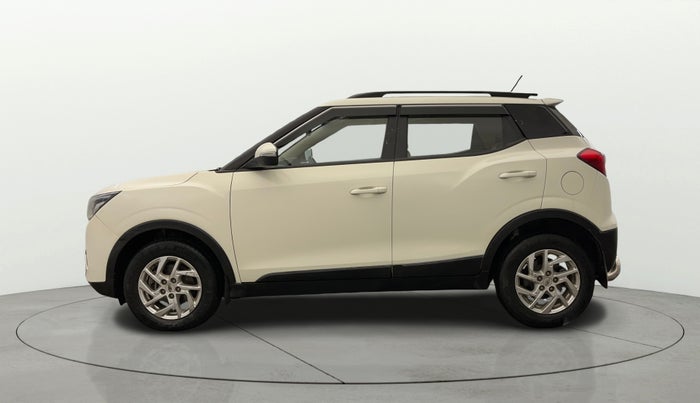 2022 Mahindra XUV300 W8 1.2 PETROL, Petrol, Manual, 45,817 km, Left Side