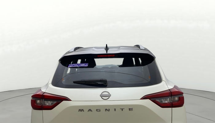 2024 Nissan MAGNITE N-Connecta B4D 1.0 Petrol MT Dual Tone, Petrol, Manual, 3,297 km, Rear Windshield
