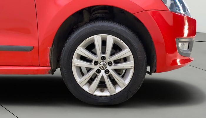 2013 Volkswagen Polo HIGHLINE DIESEL, Diesel, Manual, 52,206 km, Right Front Wheel