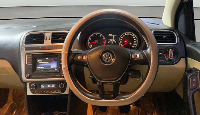 2016 Volkswagen Polo HIGHLINE1.2L, Petrol, Manual, 33,574 km, Steering Wheel Close Up