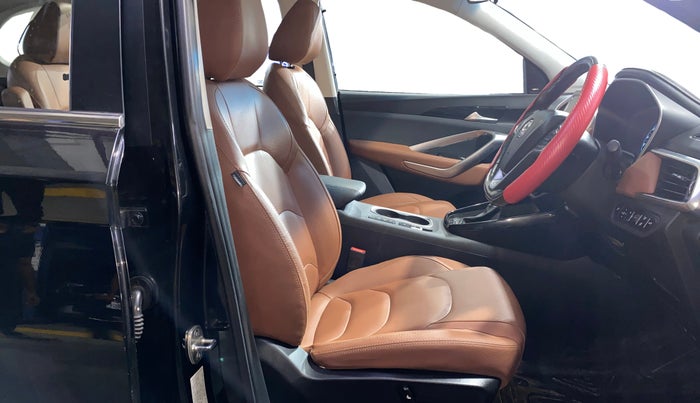 2020 MG HECTOR PLUS SHARP 1.5 PETROL TURBO DCT 6-STR, Petrol, Automatic, 44,116 km, Right Side Front Door Cabin