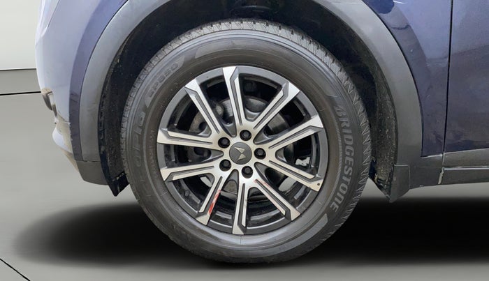 2022 Mahindra XUV700 AX 7 P AT 7 STR, Petrol, Automatic, 53,385 km, Left Front Wheel