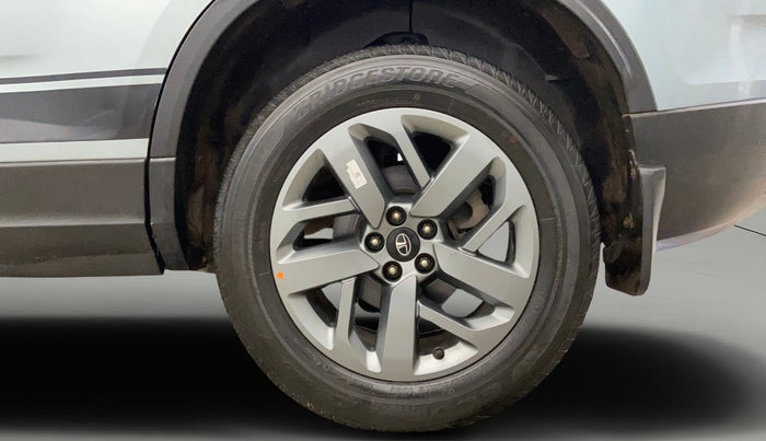 2022 Tata Safari XT PLUS, Diesel, Manual, 39,402 km, Left Rear Wheel