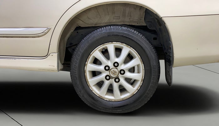 2014 Toyota Innova 2.5 VX 8 STR, Diesel, Manual, 79,175 km, Left Rear Wheel