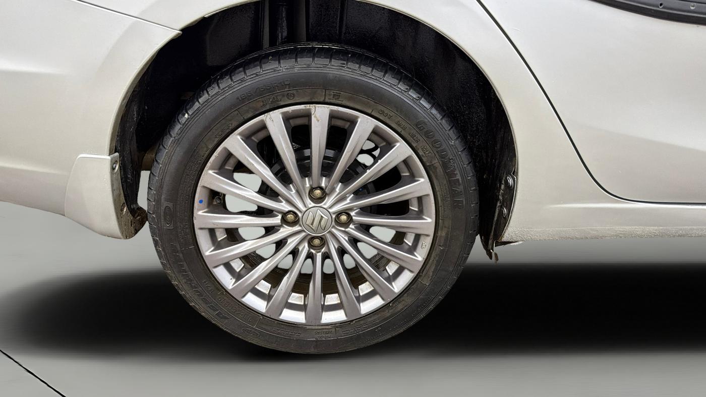 2017 Maruti Ciaz ALPHA 1.4 PETROL, Petrol, Manual, 36,276 km, Right Rear Wheel
