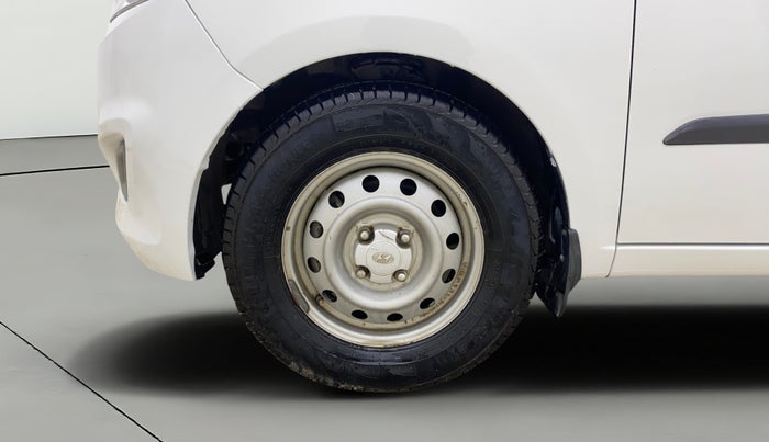 2015 Hyundai i10 MAGNA 1.1, CNG, Manual, 68,805 km, Left Front Wheel