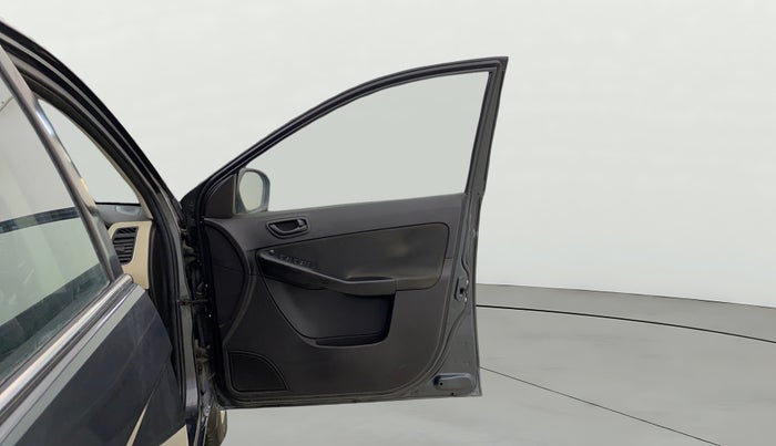 2016 Tata Zest XMS PETROL, Petrol, Manual, 30,872 km, RHS Front Door