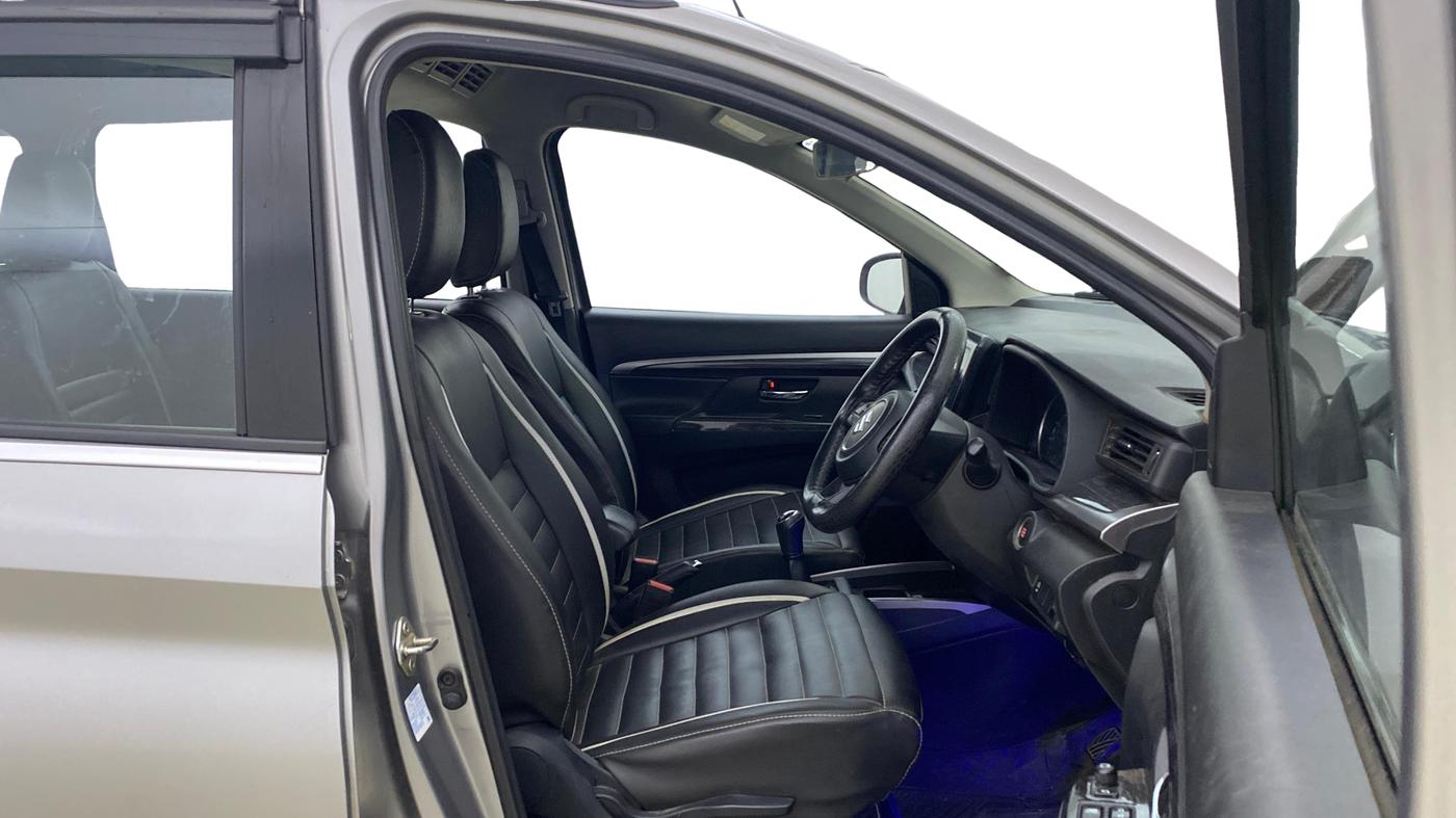 2022 Maruti XL6 ZETA MT, Petrol, Manual, 58,731 km, Right Side Front Door Cabin
