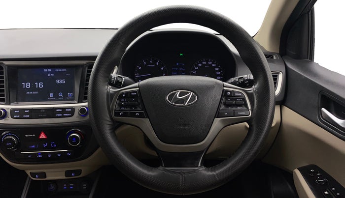 2017 Hyundai Verna 1.6 VTVT SX O, Petrol, Manual, 40,775 km, Steering Wheel Close Up