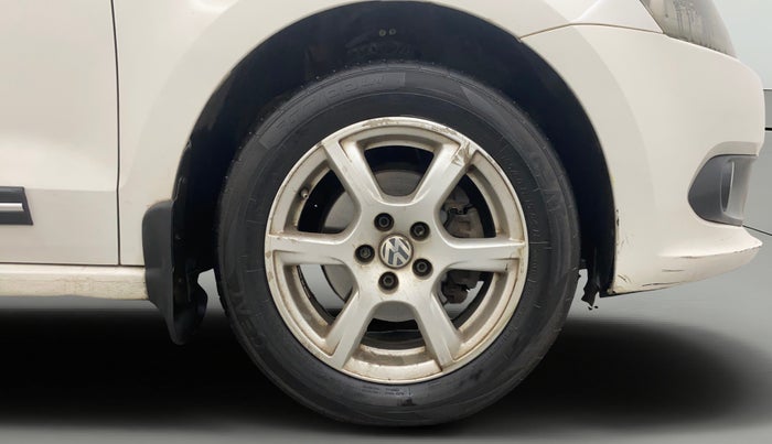 2012 Volkswagen Vento HIGHLINE 1.6 MPI, Petrol, Manual, 1,07,051 km, Right Front Wheel