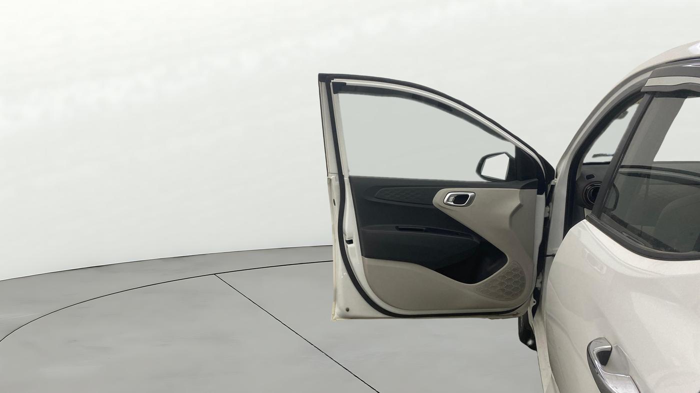 2022 Hyundai AURA SX 1.2 CNG, CNG, Manual, 9,680 km, LHS Front Door