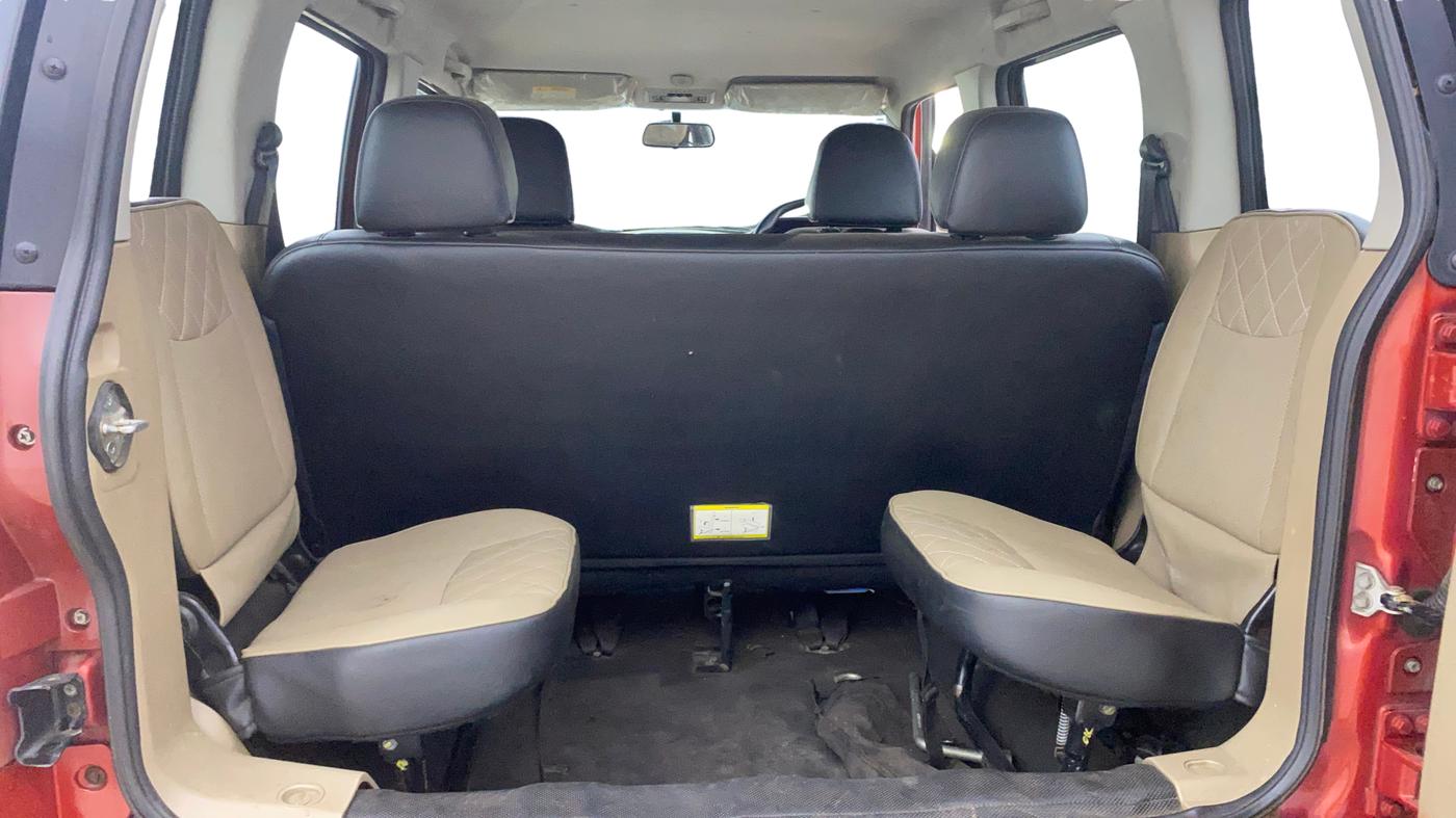 2018 Mahindra TUV300 T10, Diesel, Manual, 63,280 km, Third Seat Row ( optional )