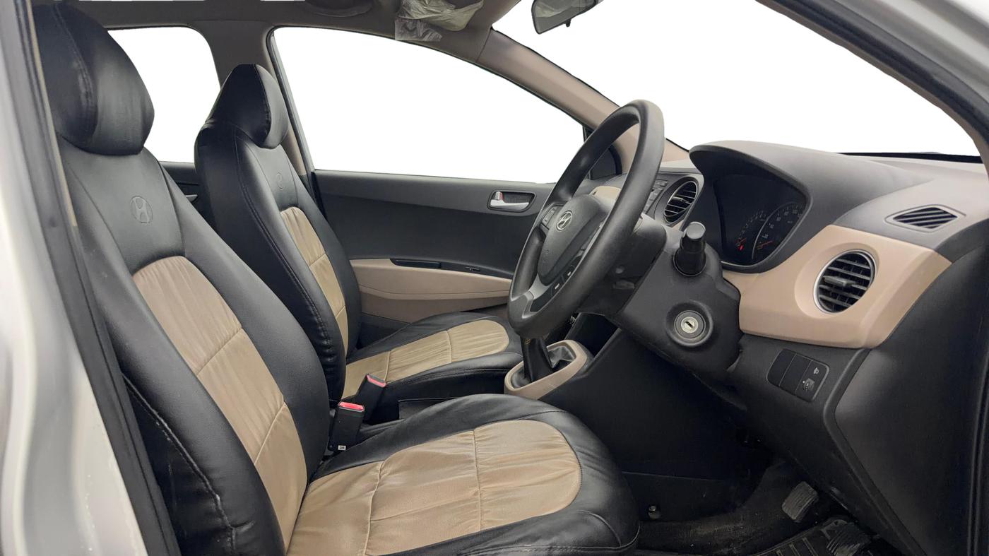 2016 Hyundai Grand i10 SPORTZ 1.2 KAPPA VTVT, Petrol, Manual, 22,686 km, Right Side Front Door Cabin