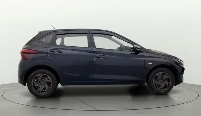 2022 Hyundai NEW I20 MAGNA 1.2 MT, Petrol, Manual, 27,599 km, Right Side View