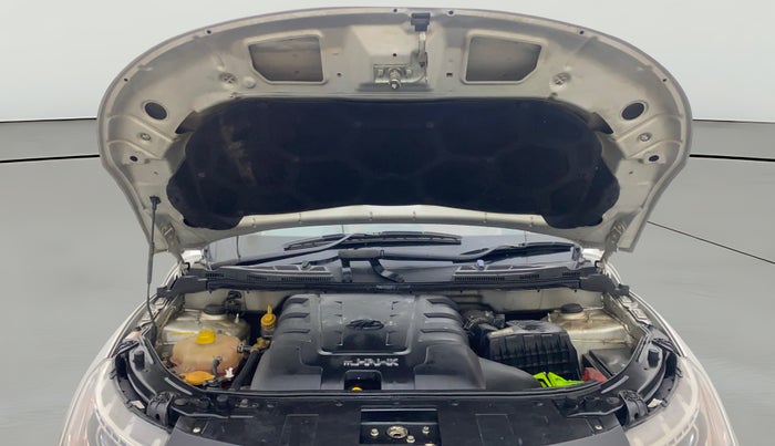 2018 Mahindra XUV500 W7, Diesel, Manual, 90,668 km, Open Bonet