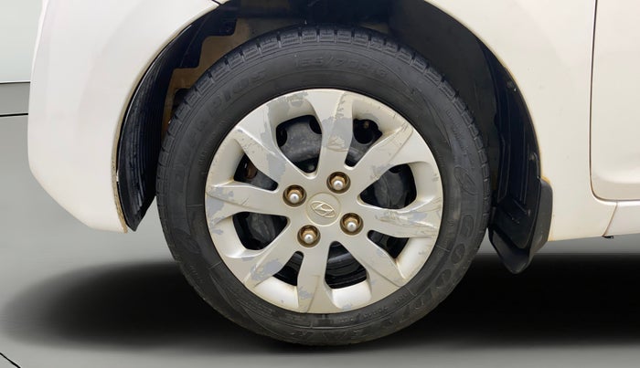 2017 Hyundai Eon SPORTZ, Petrol, Manual, 37,099 km, Left Front Wheel