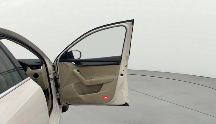 2015 Skoda Octavia ELEGANCE 1.8 TSI AT, Petrol, Automatic, 77,584 km, RHS Front Door