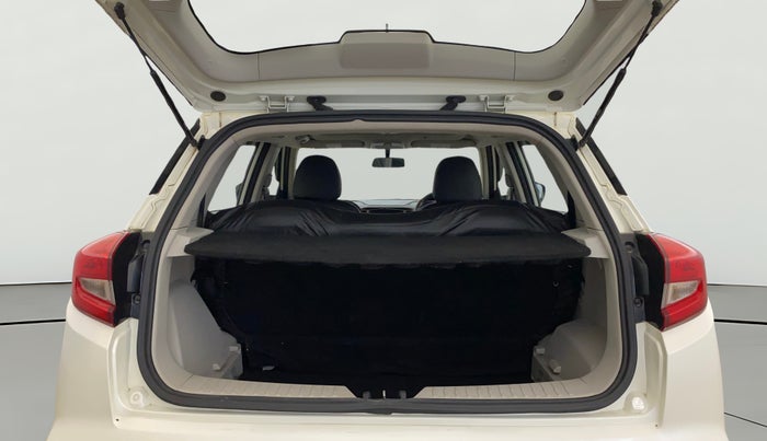 2023 Mahindra XUV300 W6 1.5 DIESEL AMT, Diesel, Automatic, 66,030 km, Boot Open Zoomed View