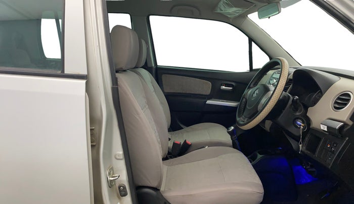 2015 Maruti Wagon R 1.0 VXI, Petrol, Manual, 32,524 km, Right Side Front Door Cabin