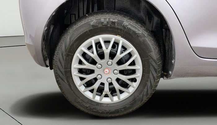 2015 Maruti Swift VXI, Petrol, Manual, 86,175 km, Right Rear Wheel
