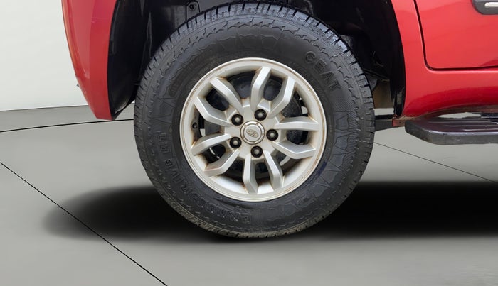 2017 Mahindra TUV300 T8, Diesel, Manual, 50,574 km, Right Rear Wheel