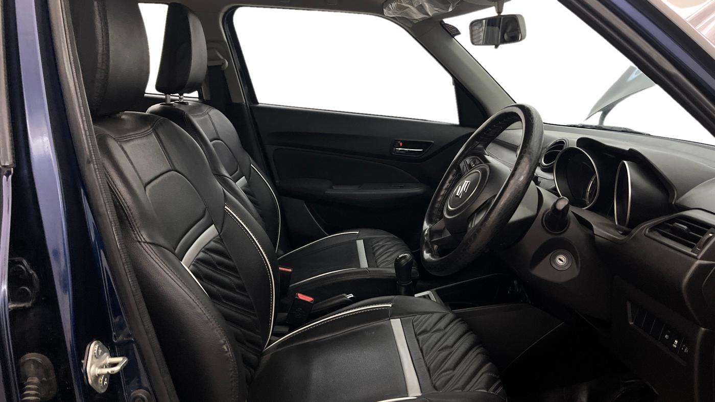 2023 Maruti Swift VXI, Petrol, Manual, 22,690 km, Right Side Front Door Cabin