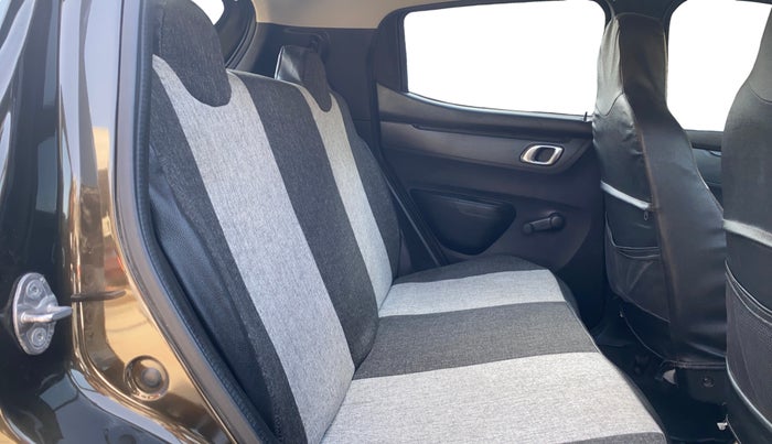 2019 Renault Kwid RXT 1.0 (O), Petrol, Manual, 25,442 km, Right Side Rear Door Cabin