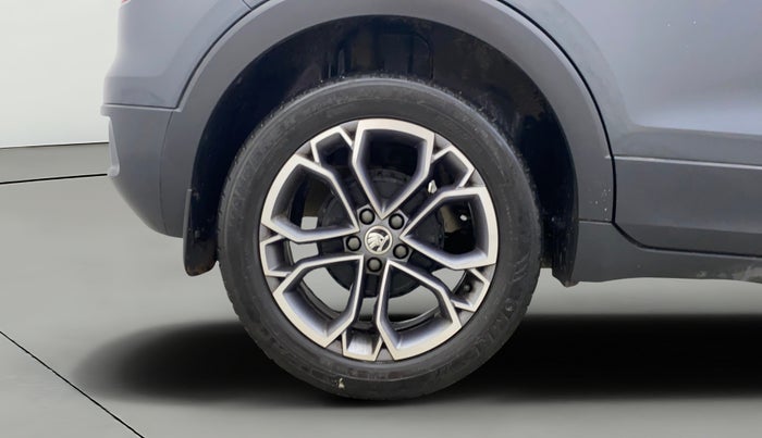 2023 Skoda KUSHAQ STYLE 1.0L TSI AT (6 AIRBAGS), Petrol, Automatic, 20,903 km, Right Rear Wheel