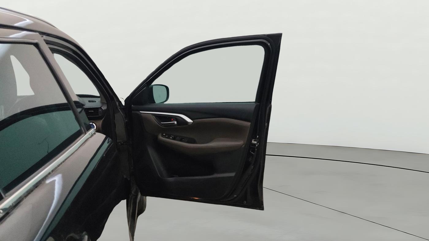 2023 Toyota URBAN CRUISER HYRYDER V HYBRID, Hybrid, Automatic, 89,766 km, RHS Front Door