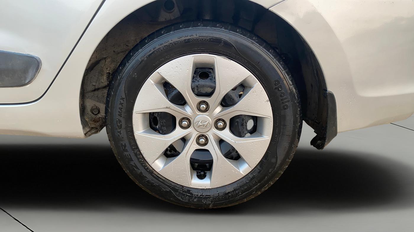 2014 Hyundai Xcent S 1.2, Petrol, Manual, 1,29,125 km, Left Rear Wheel