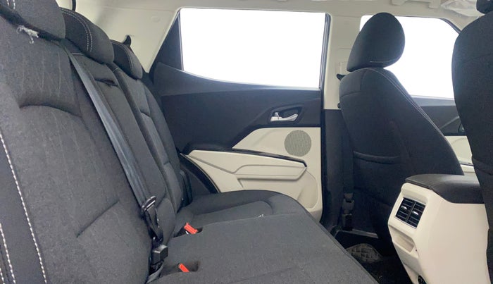 2024 Mahindra XUV 3XO AX5L 1.2 TGDi, Petrol, Manual, 11,453 km, Right Side Rear Door Cabin