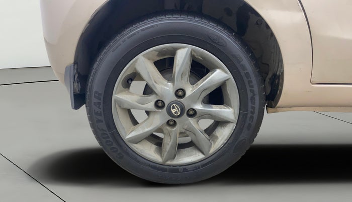 2015 Tata Bolt XT REVOTRON, Petrol, Manual, 17,479 km, Right Rear Wheel