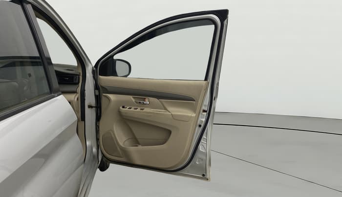 2020 Maruti Ertiga VXI AT SHVS, Petrol, Automatic, 76,014 km, RHS Front Door