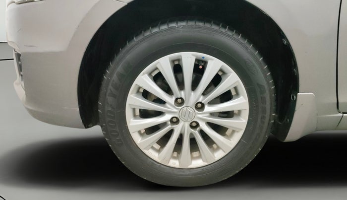 2015 Maruti Ciaz ZXI, Petrol, Manual, 1,09,702 km, Left Front Wheel
