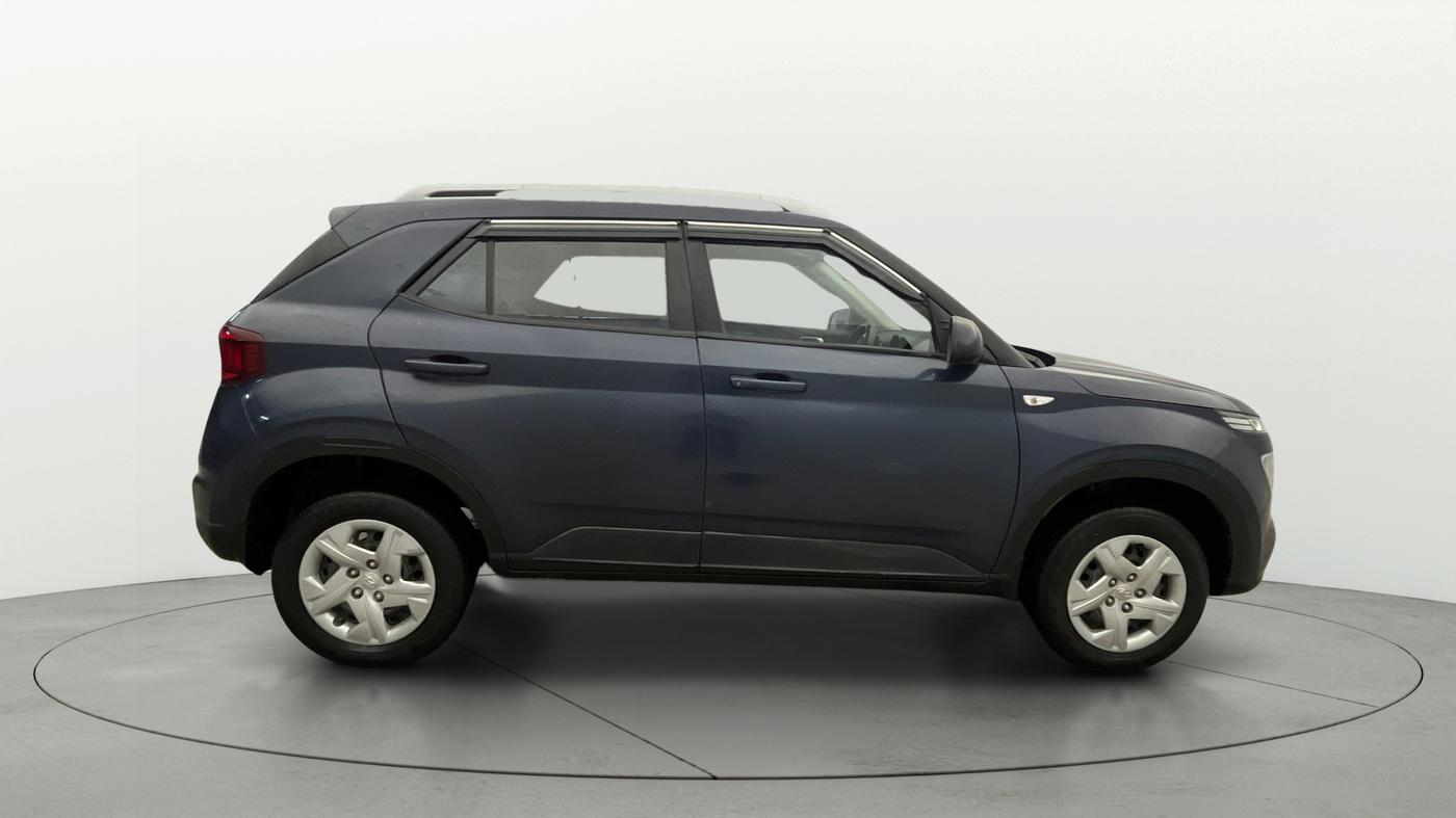 2022 Hyundai VENUE S 1.2, Petrol, Manual, 28,731 km, Right Side View