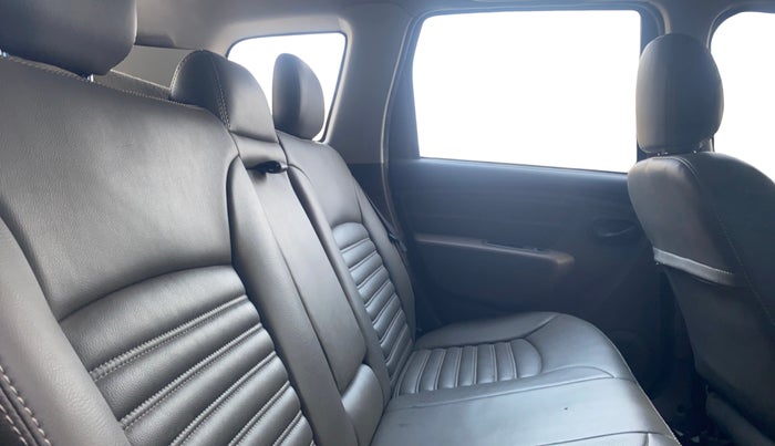 2016 Renault Duster RXL PETROL, Petrol, Manual, 52,815 km, Right Side Rear Door Cabin