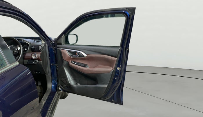 2022 Maruti Grand Vitara ALPHA SMART HYBRID AT, Petrol, Automatic, 58,453 km, RHS Front Door