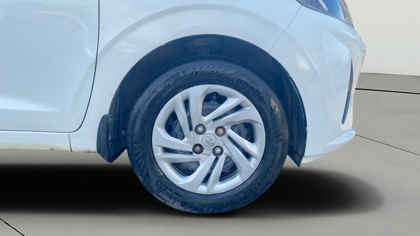 2020 Hyundai AURA S 1.2, Petrol, Manual, 36,894 km, Right Front Wheel
