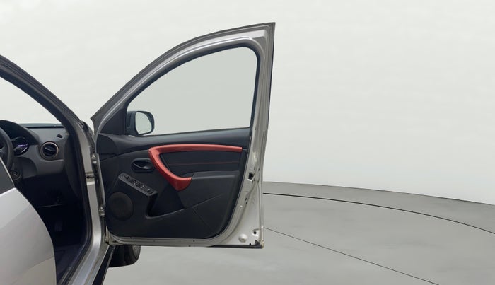 2017 Renault Duster 85 PS RXS MT DIESEL, Diesel, Manual, 1,00,850 km, RHS Front Door