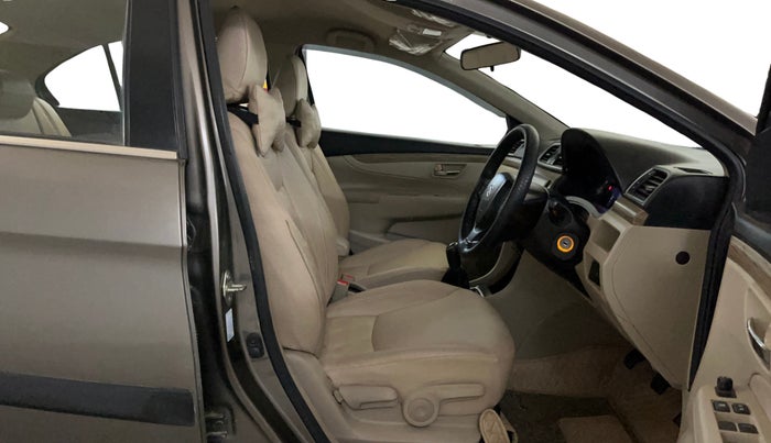 2020 Maruti Ciaz DELTA 1.5 SHVS MT PETROL, Petrol, Manual, 47,925 km, Right Side Front Door Cabin